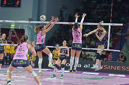 Cade il fortino PalaRadi, l'Imoco passa 3-0 in casa della Pomì 