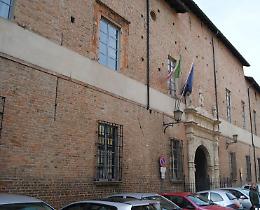 Esibizionista davanti ai bambini, 53enne a processo