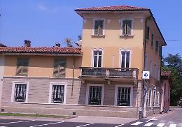 Cariparma sparisce da 4 paesi, raccolta firme di protesta