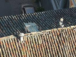 Tetto del Comune, polemica sulle riparazioni