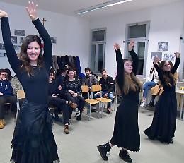 Romani, una notte a scuola