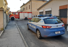 Incendio in appartamento: quattro intossicati, anche una donna incinta