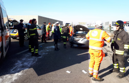 Furgone tampona auto, ferite serie per un anziano