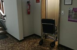Asst di via Gramsci, 'Ascensore ancora inaccessibile alle carrozzine'