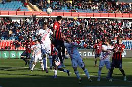 Cremonese, brutto ko 2-0 a Cosenza: i calabresi agganciano i grigiorossi