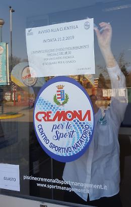 Piscina chiusa, è un caso politico 