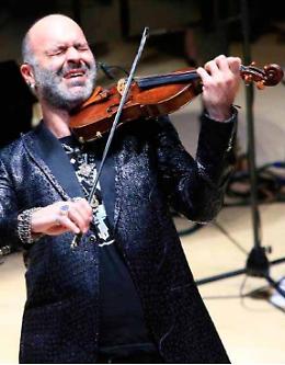 Quarta, il sovversivo del violino: ovazione all'auditorium dell'MdV