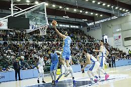 La Vanoli fa saltare il Banco, a Sassari 105-100 all'overtime