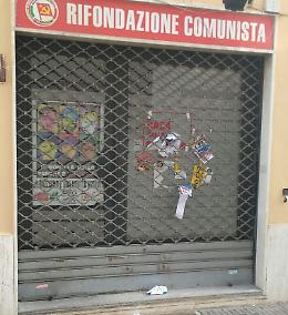 Vandalizzata la sede di Rifondazione comunista