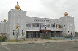 Sul tempio sikh brillano le cupole dorate
