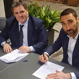 Centrodestra, firmato il patto del tramezzino: 'Insieme per vincere'