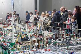 FOTO Lego, ecco i Mattoncini all'ombra del Torrazzo