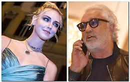 Briatore contro la Ferragni: «Deficiente chi spende 600 euro per vederla». 
Che cosa ne pensi?