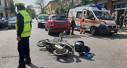 Scontro tra auto e scooter, anziano al pronto soccorso