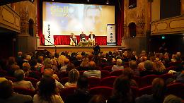 FOTO Maurizio De Giovanni al teatro Filo di Cremona per Giallo a Palazzo