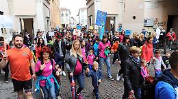 Marcia, in 500 sfidano le nuvole