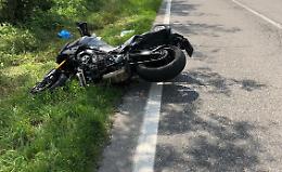 Schianto tra auto e moto, ferito un 38enne 