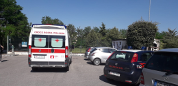 Ragazza cade da un albero, apprensione per una 18enne