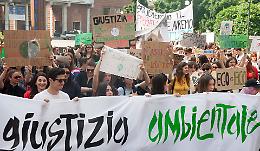 Emergenza clima, in corteo per salvare il futuro
