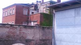 FOTO Eternit e rifiuti, sigilli alla ex scuola di Acqualunga badona
