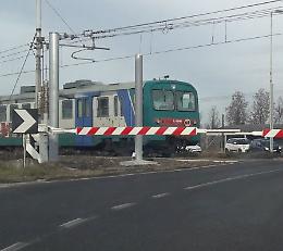 Ferrovia, slalom tra le sbarre: "Choc, pensavo si ribaltasse"