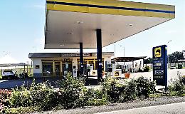 Villanova, raid al distributore e bar sulla 588 Due Ponti