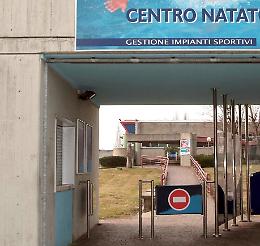 Piscina comunale: "Docce inutilizzabili e onde a singhiozzo"