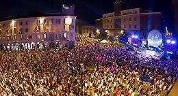 StraDeejay porta Cremona sulla Luna