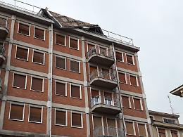 FOTO Il vento sferza il Casalasco Oglio Po, tetto sradicato a Viadana