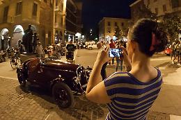 Rombi di emozione, le vecchie signore in piazza