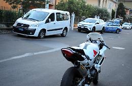 In moto contro un'auto, 33enne lotta per la vita