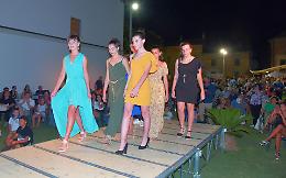 Vicoboneghisio, sfilata di moda in memoria della maestra Rosi