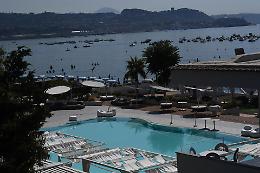 Pozzuoli, bimbo di quattro anni muore annegato in piscina 