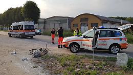 Ciclista travolta da un'auto, 88enne in gravi condizioni