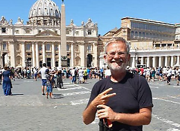 L’impresa del tedoforo, a piedi 2.200 km sulla Via Francigena
