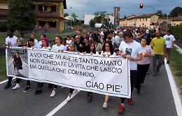 Petrisol, tanta gente alla marcia in memoria del 18enne