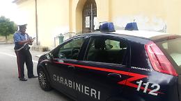 Gioca i soldi dei gioielli venduti e simula una rapina, denunciato
