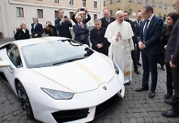 Papa: 900mila euro per vendita asta 'sua' Lamborghini