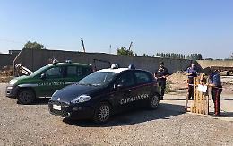 Quintali di rifiuti dati alle fiamme, due persone denunciate
