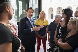 Mercatone Uno, Conte incontra i lavoratori: 'Non siete soli'