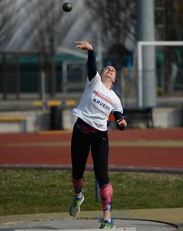 Getto del peso, grande bronzo di Chiara Coccoli