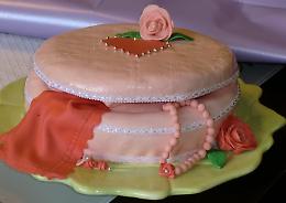 Badante infedele, i gioielli nella torta: sventato il raggiro