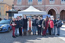 Contro la violenza di genere, agenti nelle piazze a Soncino e Cremona