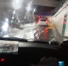 Maltempo, allagamenti di scantinati e strade. Disagi per il trasporto ferroviario