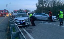 Castelvetro, frontale poco prima del ponte