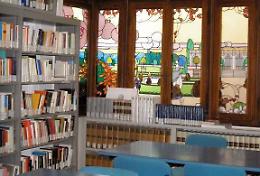 Un tir di libri per il fondo della biblioteca