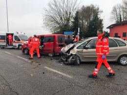 Scontro all'incrocio Radar, quattro persone ferite