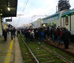 Pendolari: «Costretti a vivere in ritardo»
