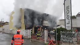 Vasto incendio alla Lavor Store, salvata una donna