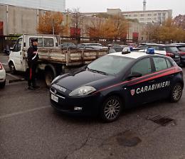 Rubano valigie contenenti attrezzature per lavori idraulici, arrestati